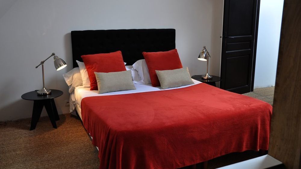 La Marronniere Hotel Cheffes-sur-Sarthe Bagian luar foto